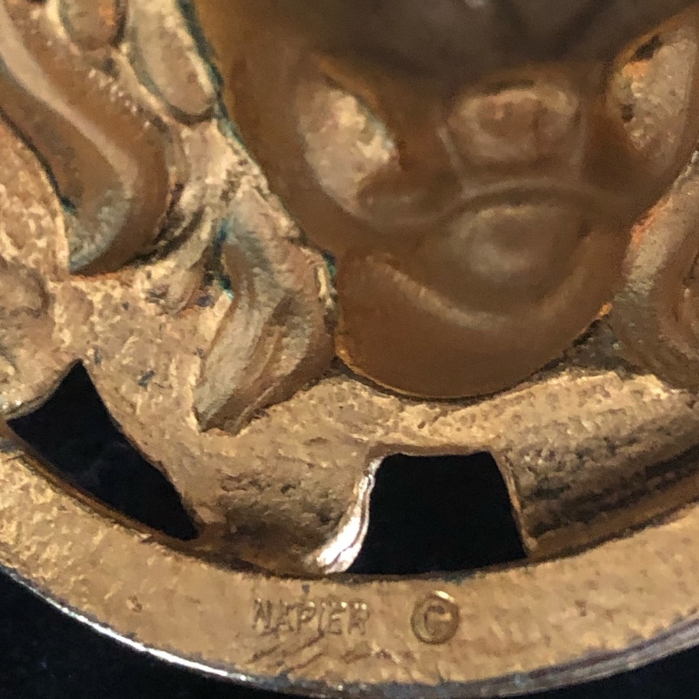 Vintage Repousse Lion Pendant Runway Necklace - Picture 9 of 12